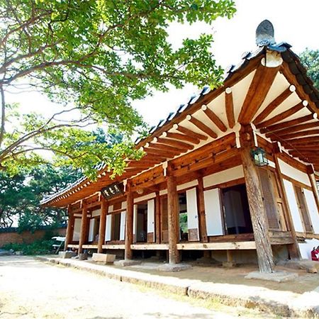 Wolamjae Villa Gyeongju Ruang foto