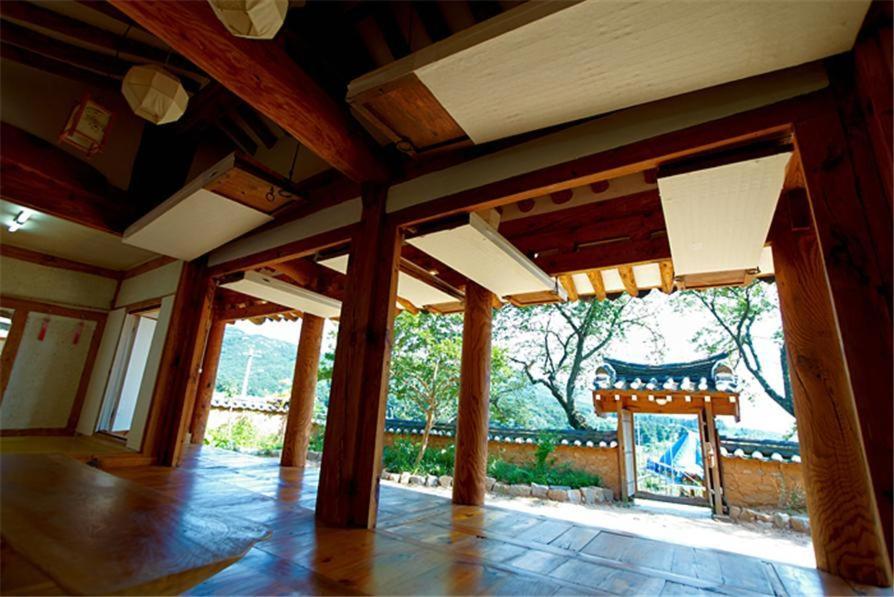 Wolamjae Villa Gyeongju Ruang foto